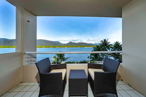 Hilton Cairns - Tourism Noosa 3