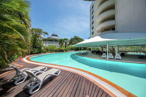 Hilton Cairns - Tourism Noosa 8