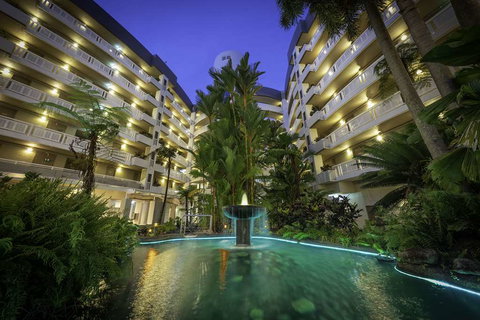 DoubleTree by Hilton Cairns - Tourism Noosa 1