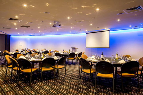 DoubleTree by Hilton Cairns - Tourism Noosa 12