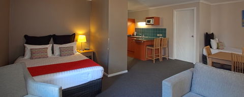 Quest Waterfront Serviced Apartments - Tourism Noosa 2