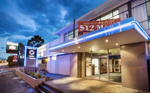 Nightcap at Carlyle Hotel - Tourism Noosa 0