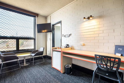 Nightcap At Glengala Hotel - Tourism Noosa 1