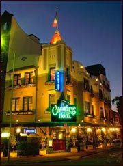 O'Malleys Hotel - Tourism Noosa 0