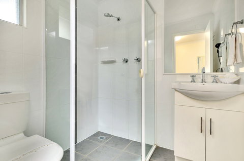 Jackie Howe Motel - Tourism Noosa 2