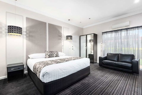 Comfort Inn Deakin Palms - Tourism Noosa 1