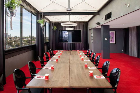 The Cullen Melbourne - Art Series - Tourism Noosa 2