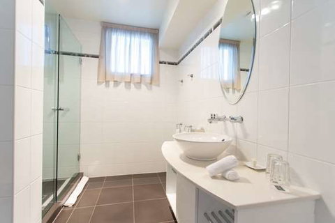 Peppers Seaport Hotel - Tourism Noosa 2