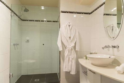 Peppers Seaport Hotel - Tourism Noosa 3