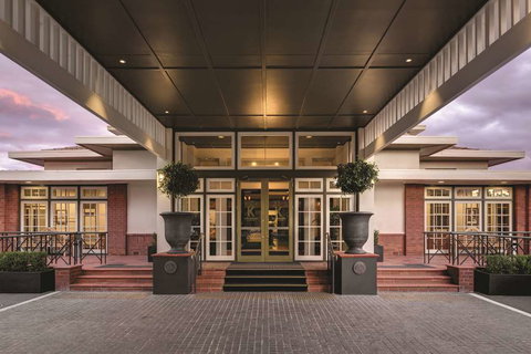 Hotel Kurrajong Canberra - Tourism Noosa 2