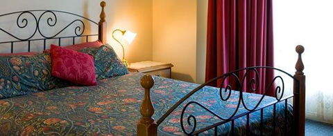 John Pirie Motor Inn - Tourism Noosa 0