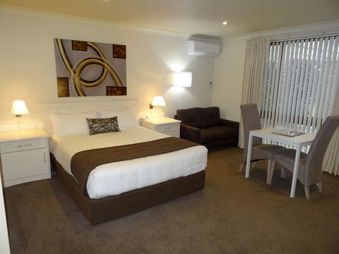 Zig Zag Motel - Tourism Noosa 2