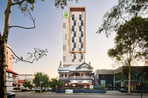 Holiday Inn West Perth - Tourism Noosa 1