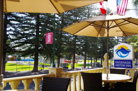 Ensenada Motor Inn - Tourism Noosa 1