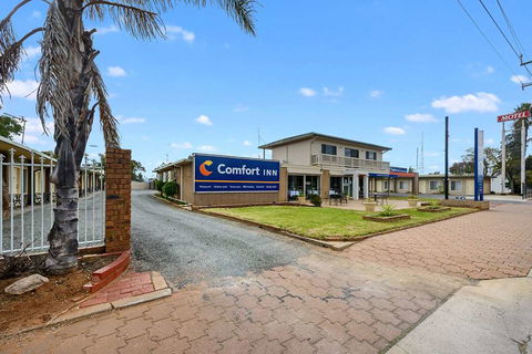 Comfort Inn Flinders on Main - Tourism Noosa 0