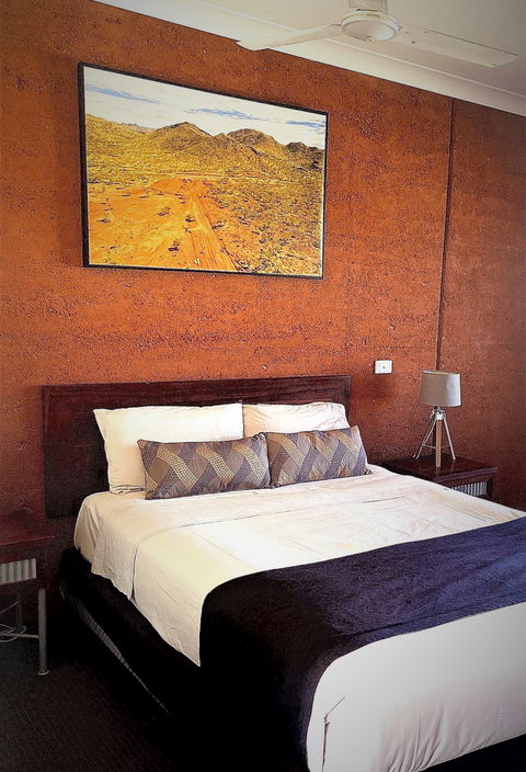 Gidgee Inn - Tourism Noosa 1
