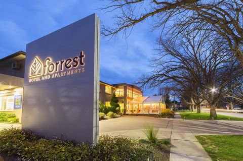 Forrest Hotel & Apartments - Tourism Noosa 0