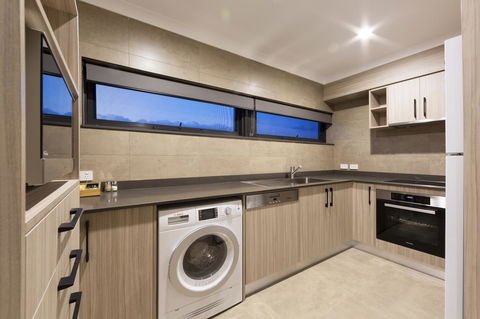 Forrest Hotel & Apartments - Tourism Noosa 19