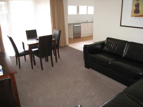Forrest Hotel & Apartments - Tourism Noosa 14