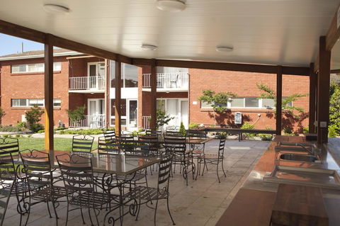 Forrest Hotel & Apartments - Tourism Noosa 11