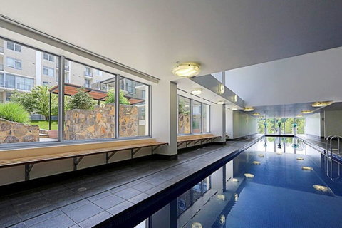 Spacious 1BR Stylish New Acton Apartment +Parking - Tourism Noosa 25