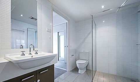 Spacious 1BR Stylish New Acton Apartment +Parking - Tourism Noosa 3