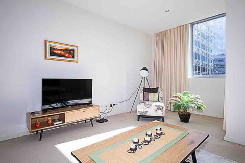 Spacious 1BR Stylish New Acton Apartment +Parking - Tourism Noosa 0