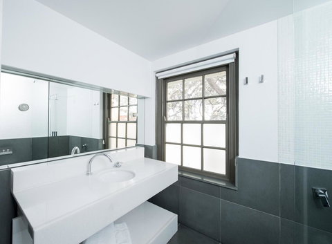 Peppers Gallery Hotel - Tourism Noosa 40