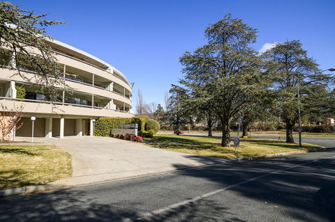 Accommodate Canberra - The Summit - Tourism Noosa 1