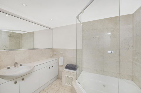Accommodate Canberra - The Summit - Tourism Noosa 12
