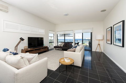 Mollymook Beachfront Penthouse 9 - Tourism Noosa 1