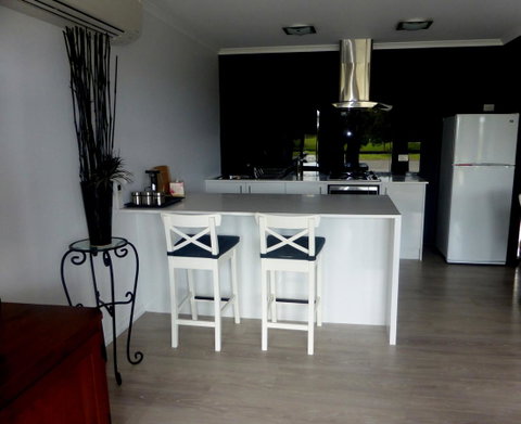 Lure Bed And Breakfast - Tourism Noosa 4
