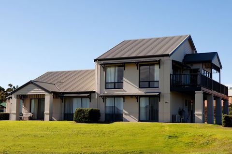 McCracken Country Club - Tourism Noosa 3