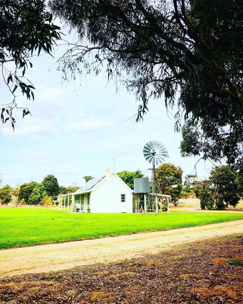 The Lake House Retreat - Tourism Noosa 9