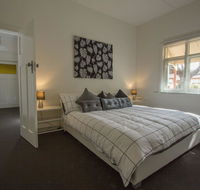 Cowan Street Bungalow - Tourism Noosa