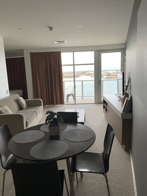 Wallaroo Marina Stayz - Tourism Noosa 8