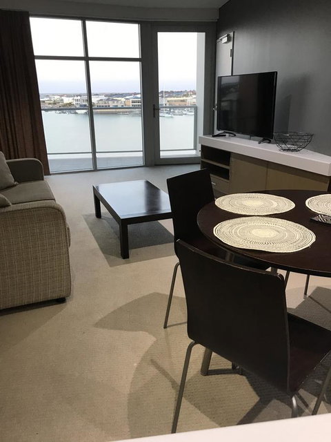 Wallaroo Marina Stayz - Tourism Noosa 12