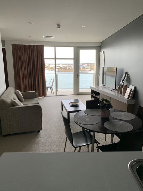 Wallaroo Marina Stayz - Tourism Noosa 9