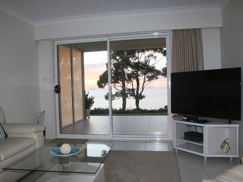 Mollymook Beach Waterfront - Tourism Noosa 12