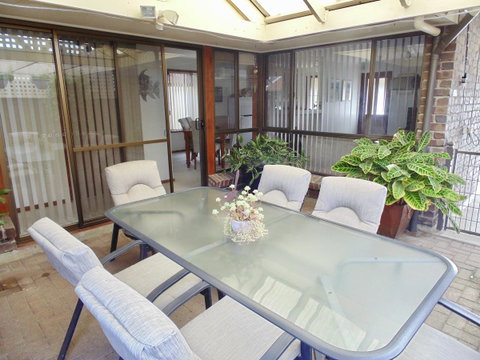 Baronet B & B - Tourism Noosa 16