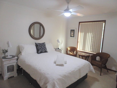 Baronet B & B - Tourism Noosa 11