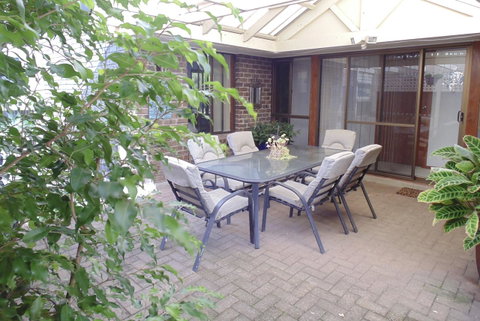 Baronet B & B - Tourism Noosa 15