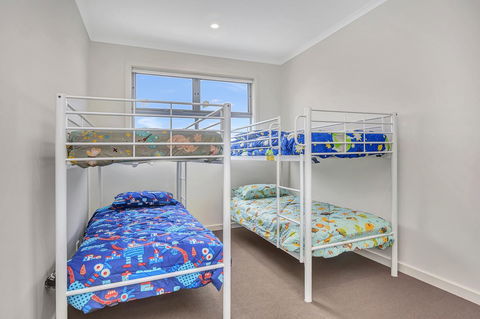 Eastern Breeze - Tourism Noosa 24