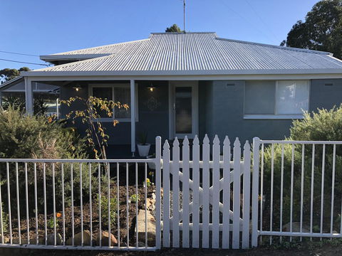 Jack\'s House 2 B&B In Mill Street - Tourism Noosa 0