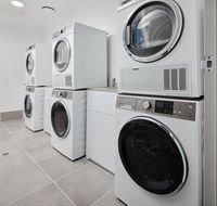 Charlestown Executive Apartments - Tourism Noosa