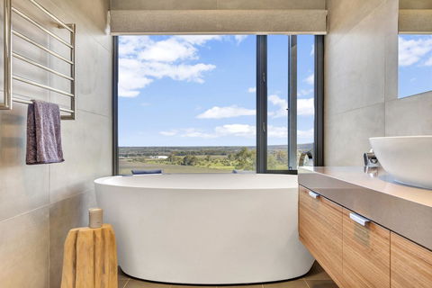 Shadow Creek McLaren Vale - Tourism Noosa 4