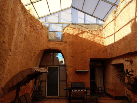 Zen Underground B&B - Tourism Noosa 8