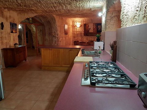 Zen Underground B&B - Tourism Noosa 16