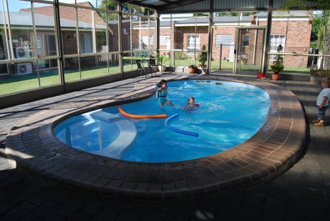Arkana Motor Inn & Terrace Apartments - Tourism Noosa 2