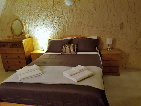 Underground Gem - Tourism Noosa 3
